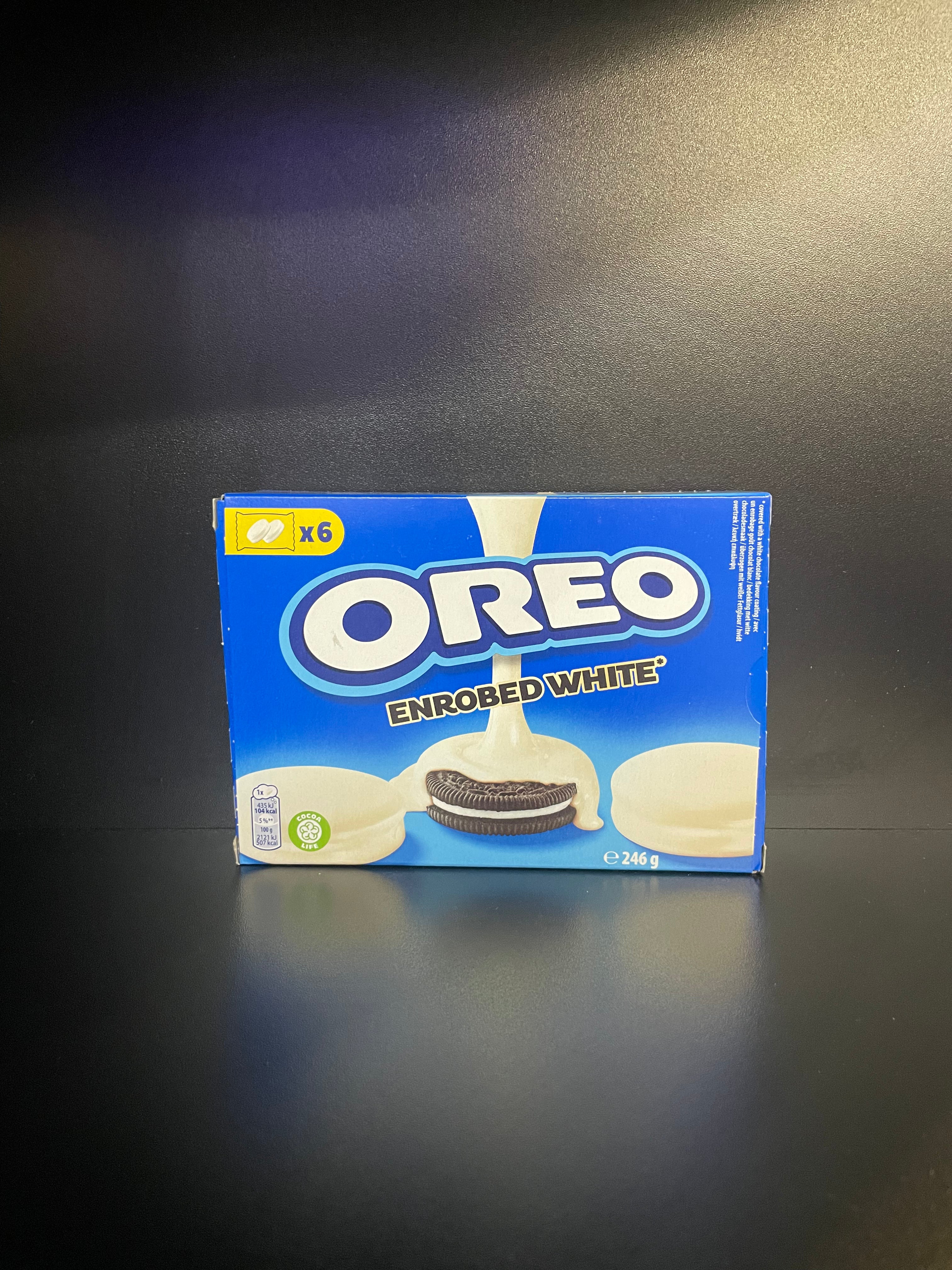 Oreo Cookie Enrobed White Chocolate 246g